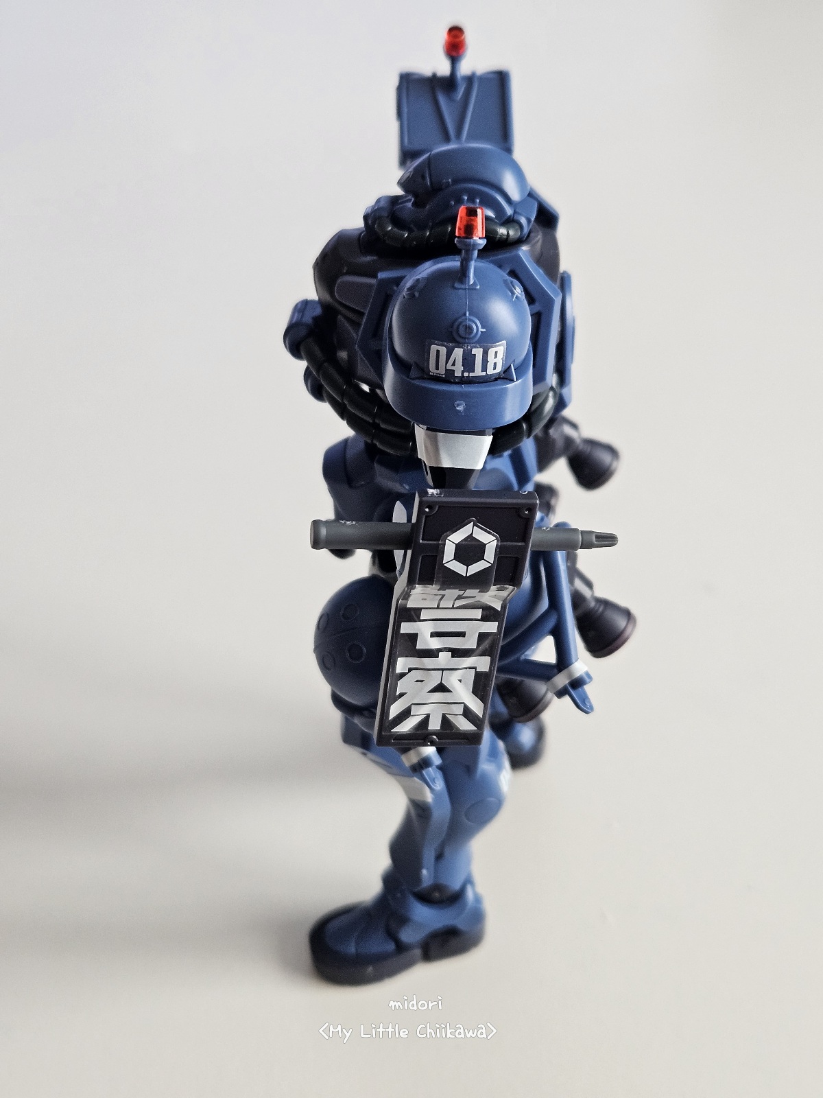 군경 자쿠 측면